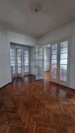 Proprietate deosebită ap 3 camere în casă interbelică, de vanzare in zona Unirii - imagine 3