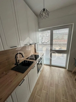 Inchiriez apartament 2 camere zona liceului Alexandru Papiu Ilarian - imagine 2