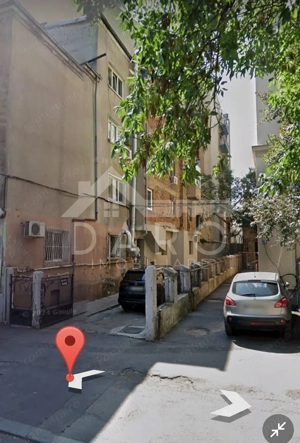 Apartament care este situat la 200 m de piața romană pe bulevardul Bar