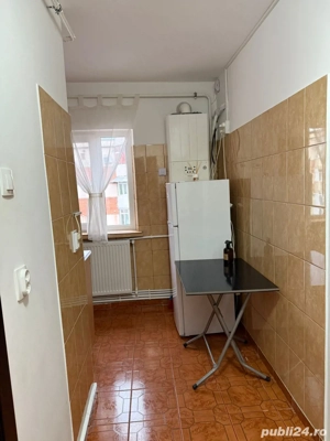Închiriez garsoniera zona 1 Mai