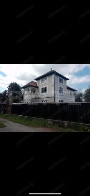 Casă spațioasă cu teren generos, în zonă liniștită – Năsăud