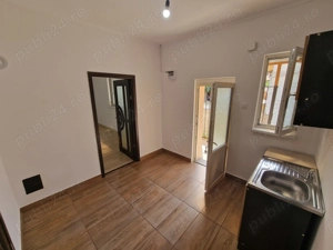 Vand apartament la casa cu  1 camera in curte comuna pe str. cuza voda - imagine 5