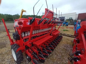 Semanatoare paioase Sakalak 3-4 metrii cu fertilizare