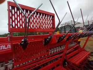 Semanatoare paioase Sakalak 3-4 metrii cu fertilizare - imagine 3