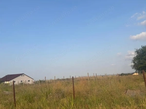 5000 MP TEREN  INTRAVILAN LA INTRAREA IN MINERI ,DESCHIDERE 50 ML