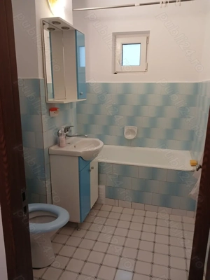 Pe str.Bogdan Voda,inchiriez apartament cu 3 camere decomandat, etaj2 cu 2 bai, mobilat si utilat - imagine 9