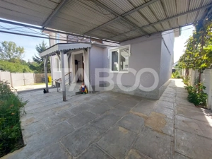 Casa de vanzare teren 950 mp si deschidere 21 m zona Calea Poplacii