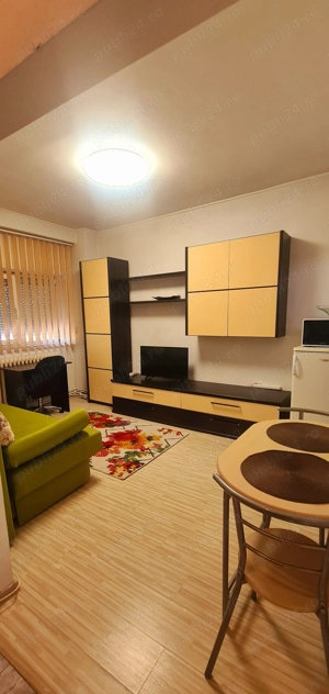 Proprietar inchiriez apartament.cu 1 camera Centrul Civic Palas