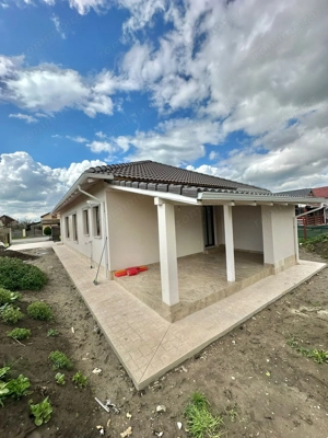 Individuala Parter Sanmihaiu Roman,4 Camere,2 Bai,Proiect Modern,Curte Amenajata - imagine 3