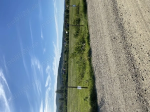 Loc de casă  la Petresti 