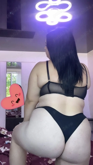 Pisicuta sexy și jucăușă, poze reale!!