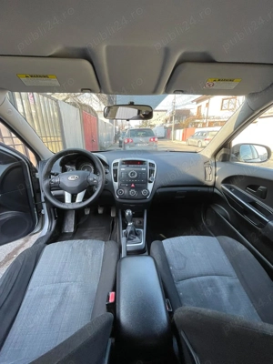 KIA Cee'd 1.6 CRDI 2009 116cp Facelift - imagine 3 KIA Cee'd 1.6 CRDI 2009 116cp Facelift - imagine 3