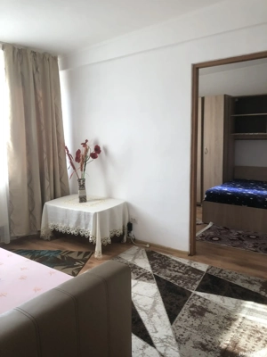 Inchiriez apartament 3 camere zona Catanga - imagine 2