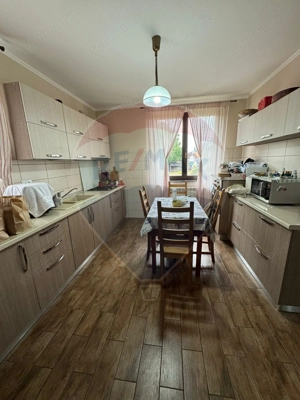 Casă / Vilă nouă cu 5 camere + casă bătranească renovată - imagine 8