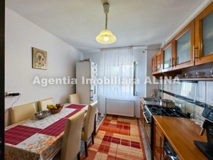  Apartament 2 camere in Deva, Bld. Decebal, 49 mp, decomandat, etaj 5, mobilat si utilat... - imagine 4