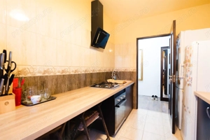 Apartament spatios cu 4 camere si 2 bai -  in zona linistita -  aproape de Piata Decebal - imagine 8