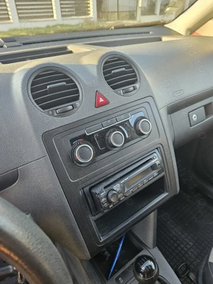 VW Caddy 1.6 TDI - imagine 9 VW Caddy 1.6 TDI - imagine 9