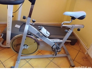 Bandă alergare si bicicletă pentru sală de sport. 