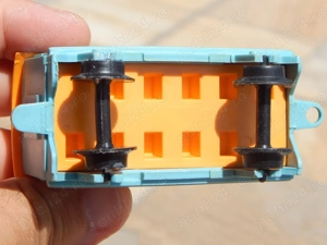 Jucarie vagon tren calatori plastic fabricat URSS 1980 defect - imagine 5