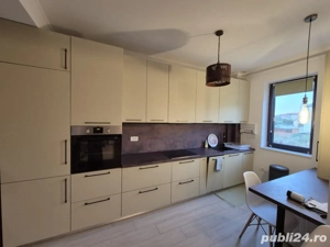 Inchiriez apartament