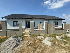 Duplex pe parter cu 3 camere 109.000