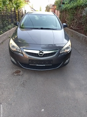 Opel Astra J Sport Tourer Edition Euro5 1.7 Diesel+ Subwoofer si statie din fabrica