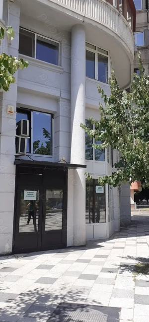 Proprietar,  închiriez spațiu comercial pe Decebal.  - imagine 3