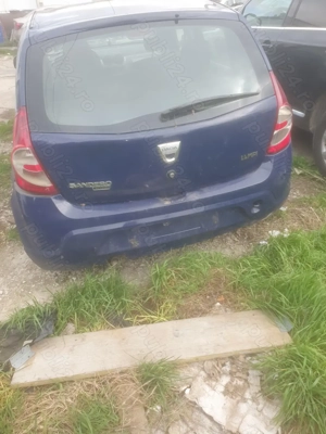 Dezmembrez Dacia Sandero  - imagine 2