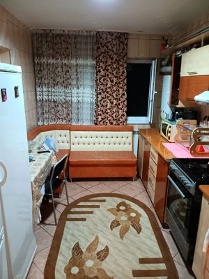 Închiriez camera de apartament.in str.Tudor Vladimirescu - imagine 4 Închiriez camera de apartament.in str.Tudor Vladimirescu - imagine 4