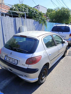 Vând masina Peugeot 206 , 1.4 benzina, an fab 2004. Se vinde întreaga  - imagine 2
