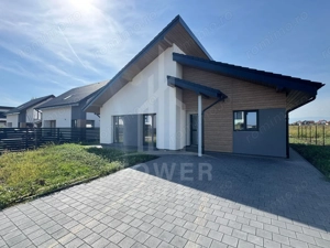 Casă pe un singur nivel INDEPENDENTĂ ENERGETIC - Cartier NOU