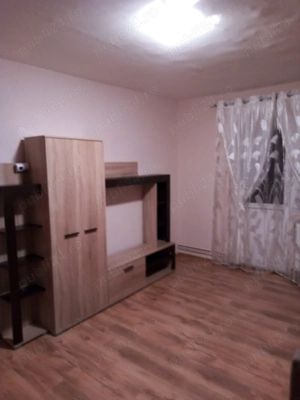 Închiriez apartament