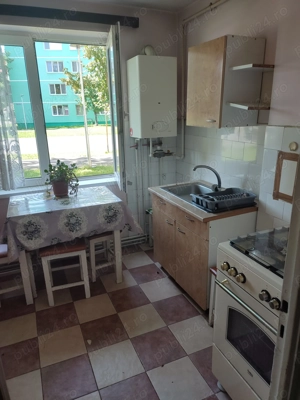 Vând apartament cu trei camere semidecomandate parter Terezian 62mp  - imagine 2