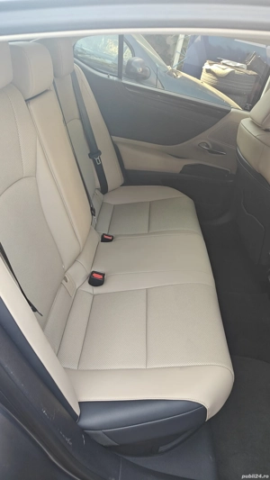 Lexus Seria ES 300h, CAP. CIL.-  2.5 Hybrid, 222CP, An- 2019. - imagine 18 Lexus Seria ES 300h, CAP. CIL.-  2.5 Hybrid, 222CP, An- 2019. - imagine 18