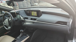 Lexus Seria ES 300h, CAP. CIL.-  2.5 Hybrid, 222CP, An- 2019. - imagine 16 Lexus Seria ES 300h, CAP. CIL.-  2.5 Hybrid, 222CP, An- 2019. - imagine 16