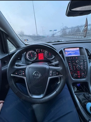 Vând sau schimb Astra j 2013 cu BMW e 90 - imagine 2 Vând sau schimb Astra j 2013 cu BMW e 90 - imagine 2