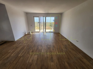 Duplex pe parter. 2 Bai. 2 Dressing-uri. Terasa acoperita. - imagine 8