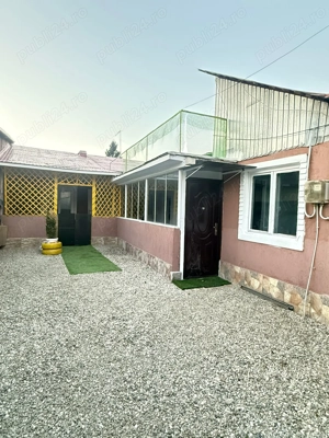 Casă individuală cu garaj și curte   Sector 5