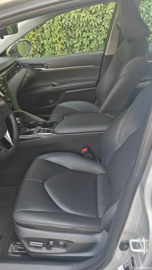  *** Toyota CAMRY- hybrid, An- 2020, TVA inclusa si deductib. - imagine 4