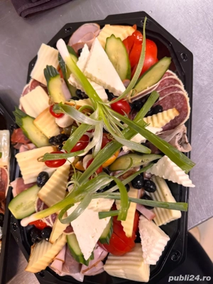 Angajez bucatar  sau  bucatareasa 