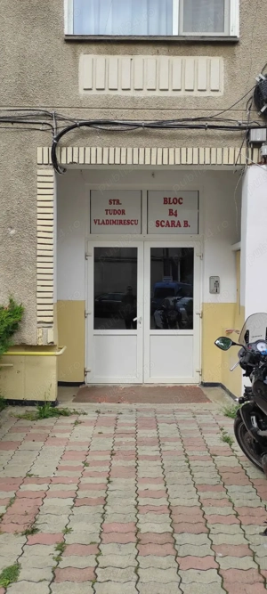 Vand Apartament 3 Camere Micro 6