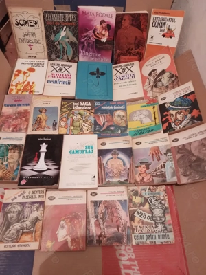 Vand 230 carti  cu literatura artistica  in Romana  la 1 leu bucata     