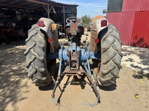 Tractor Ford 4000  - imagine 9