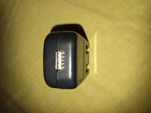 Incarcator USB pentru telefon pentru voiaj, dimensiuni mici