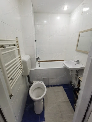 Închiriez ap 2 camere , zona politie  - imagine 8