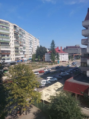Vand apartament cu 3 camere