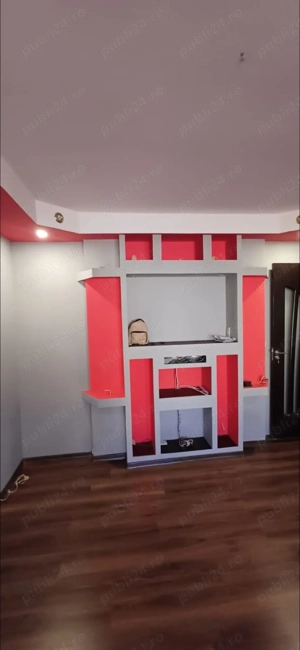 Vând apartament decomandat , cu două camere și două balcoane , la etaj 2
