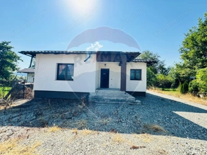 Casă / Vilă cu 4 camere de vânzare - imagine 5 Casă / Vilă cu 4 camere de vânzare - imagine 5