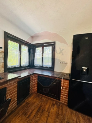 Casă / Vilă cu 4 camere de vânzare - imagine 10 Casă / Vilă cu 4 camere de vânzare - imagine 10