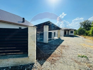 Casă / Vilă cu 4 camere de vânzare - imagine 4 Casă / Vilă cu 4 camere de vânzare - imagine 4